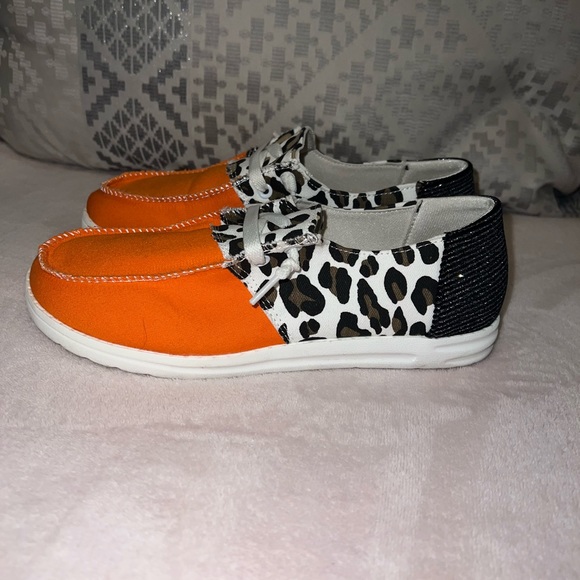 Orange, cheetah print & sparkly black slip ons. - Picture 5 of 7